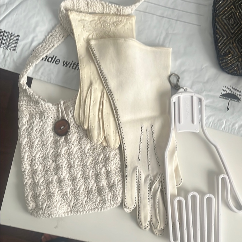Elegant Cream Gloves and Crochet Bag Set